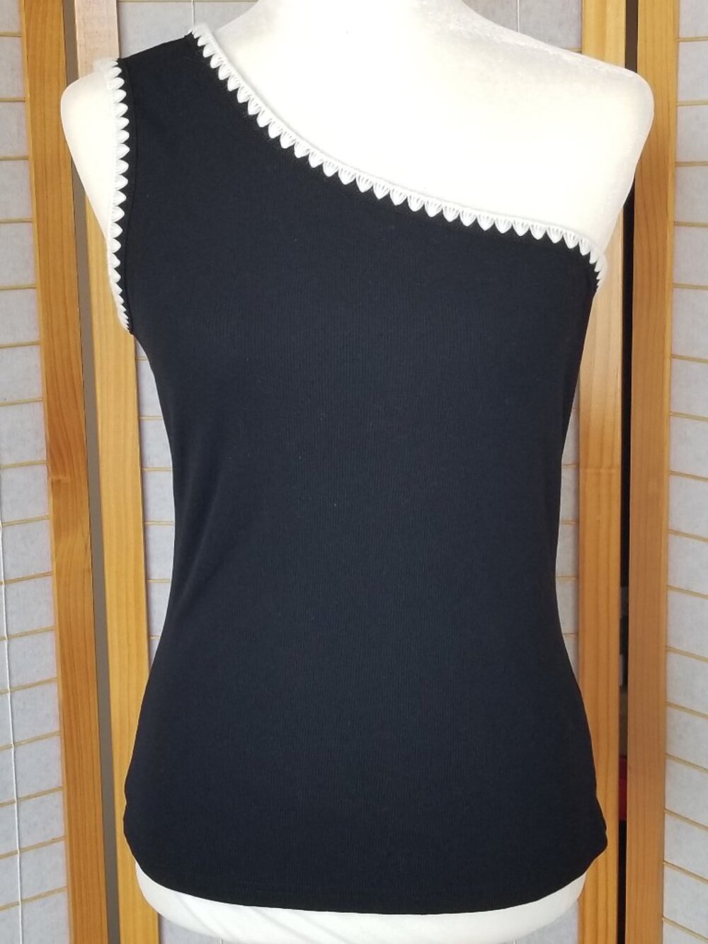 Commense One-Shoulder Top Stretch Knit Black White Size Large